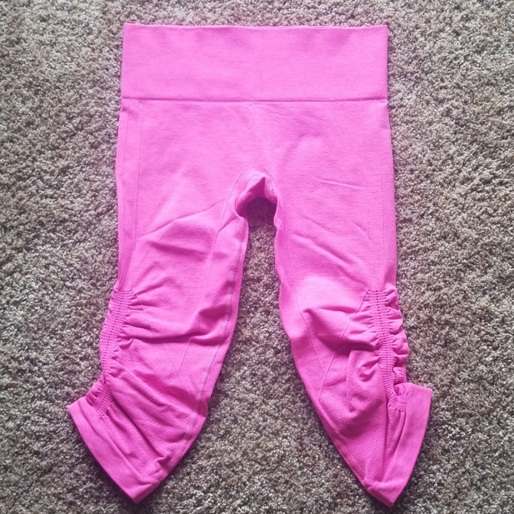 Lululemon In the flow Crops